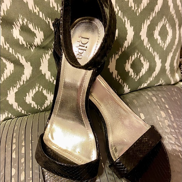 Formal Shoes - Picture 4 of 4